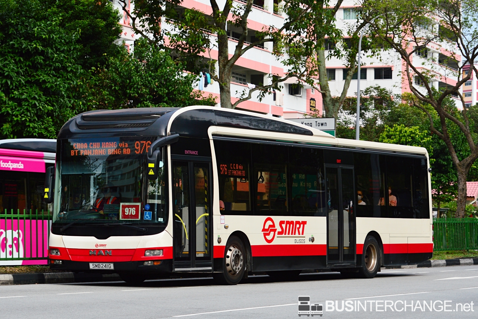 SMB 241G — A MAN NL323F (A22) (Gemilang) single-deck bus serving commuters on service 976 under current bus operator SMRT Buses in May 2021.